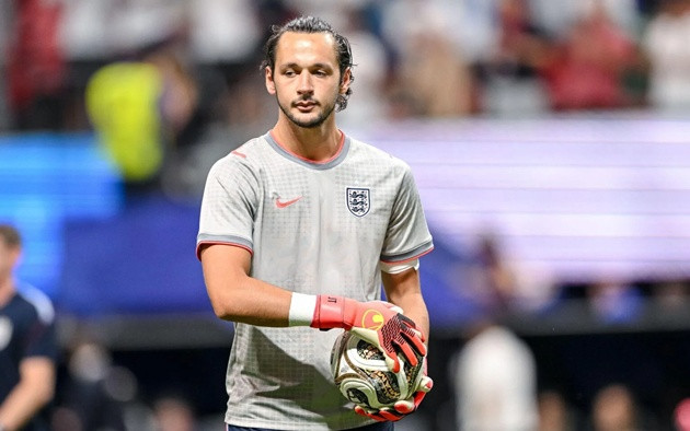Leeds United chi 40 triệu bảng mua James Trafford từ Man City để giải bài toán trong khung gỗ