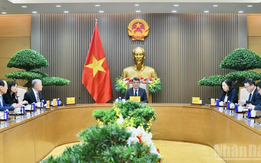 Việt Nam luôn mong muốn làm sâu sắc hơn nữa quan hệ hợp tác nhiều mặt với Hà Lan