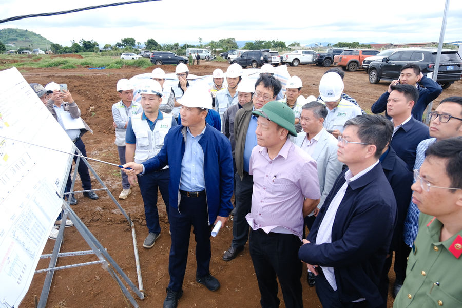 Phó Bí thư Tỉnh ủy Lâm Đồng Bùi Thắng kiểm tra các hạng mục cao tốc Bảo Lộc - Liên Khương