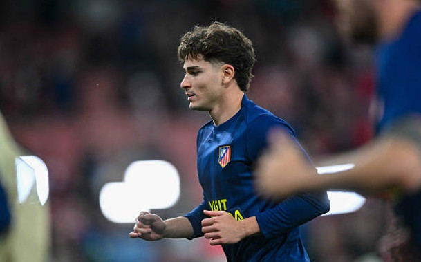 Mâu thuẫn tại Atletico Madrid: Tiền lệ pháp lý có mở đường cho Julian Alvarez sang Barca?