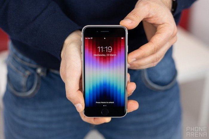 Đánh giá chi tiết iPhone SE 2022: Sức mạnh vi xử lý A15 Bionic trong thiết kế cổ điển
