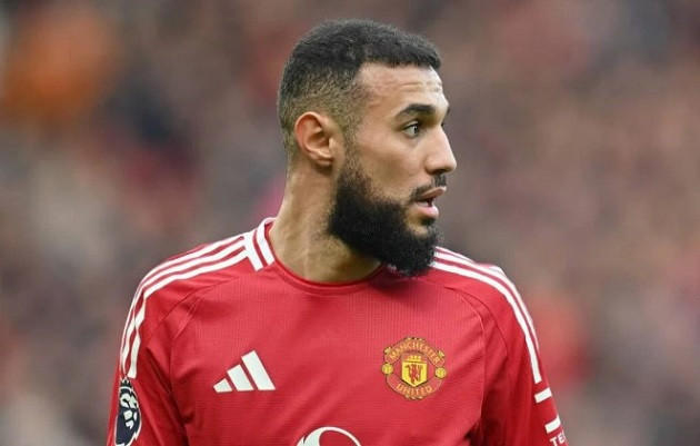 Noussair Mazraoui tiết lộ triết lý chiến thắng của HLV Michael Carrick tại Manchester United