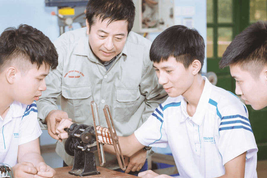 Điều kiện hưởng đồng thời chính sách miễn học phí