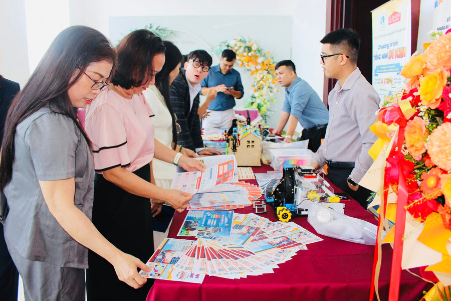 Tập huấn chuyển đổi số toàn diện ngành Giáo dục