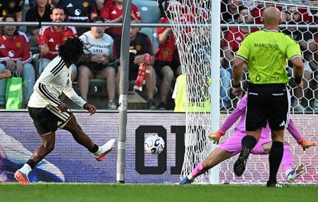 Chấm điểm Manchester United sau trận thua AC Milan: Patrick Dorgu rực sáng, Luke Shaw nhận điểm 4