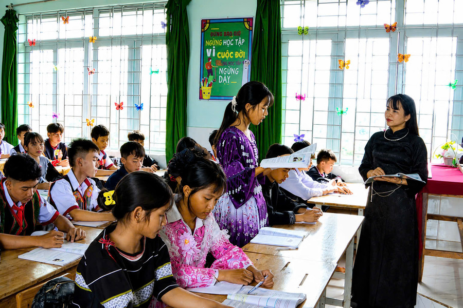 Bền bỉ giữ trò, gieo chữ nơi vùng cao