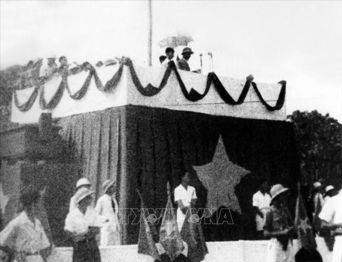 Vai trò to lớn của Chủ tịch Hồ Chí Minh trong Cách mạng Tháng Tám 1945