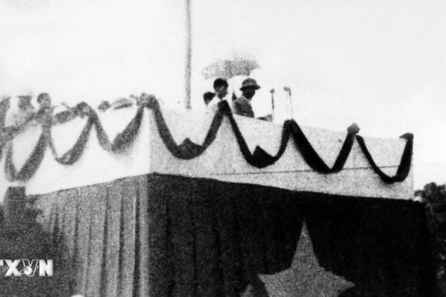 Vai trò to lớn của Chủ tịch Hồ Chí Minh trong Cách mạng Tháng Tám 1945