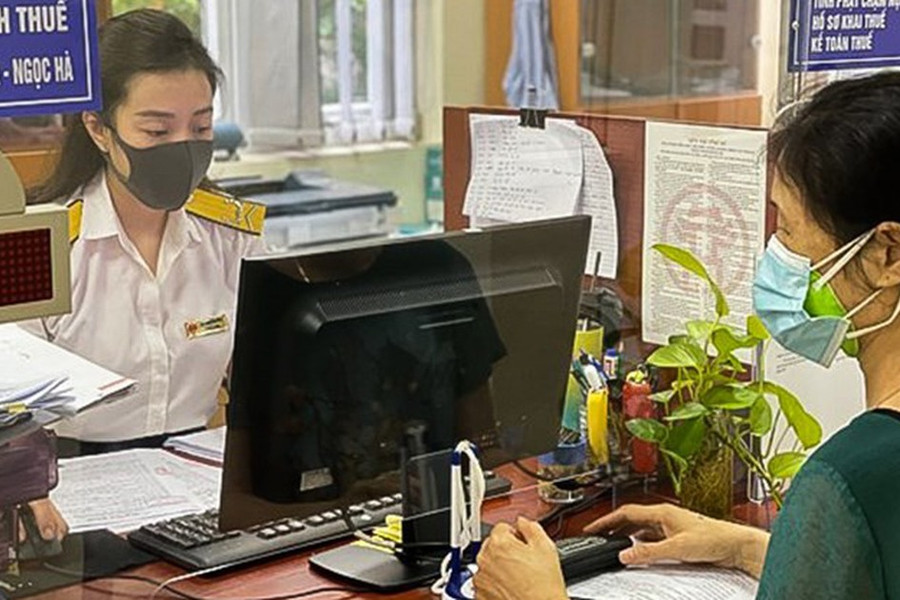 Người đi làm xa có được giảm trừ gia cảnh cho người phụ thuộc ở quê?