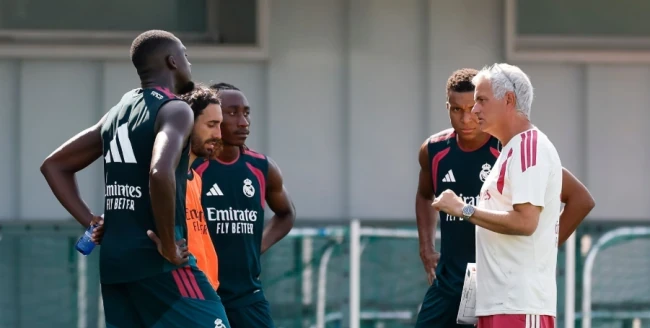HLV Jose Mourinho và bài toán 6 tân binh: Real Madrid tái thiết với sơ đồ 4-2-3-1 đầy biến hóa