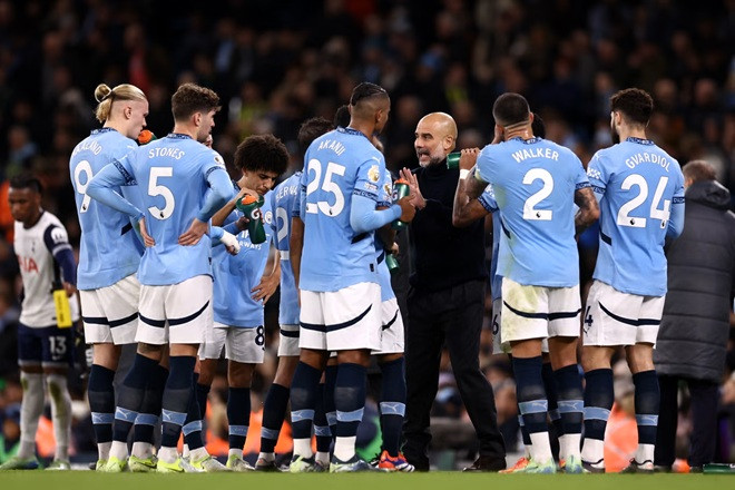 Góc khuất Man City: Sự rạn nứt giữa Pep Guardiola và Kyle Walker trong ngày tàn triều đại