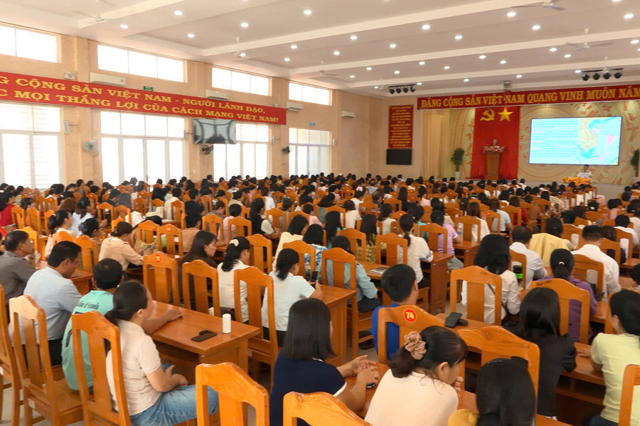 Vùng 4 Hải quân tuyên truyền biển, đảo tại tỉnh Lâm Đồng