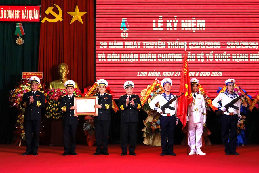 Lữ đoàn 681 kỷ niệm 20 năm ngày truyền thống và đón nhận Huân chương Bảo vệ Tổ quốc hạng Nhì