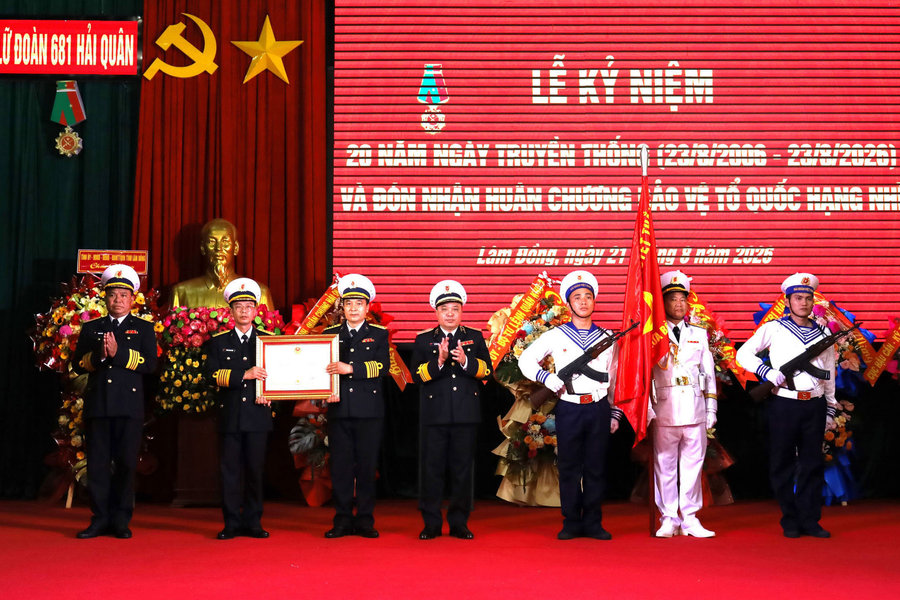 Lữ đoàn 681 kỷ niệm 20 năm ngày truyền thống và đón nhận Huân chương Bảo vệ Tổ quốc hạng Nhì