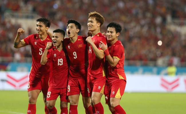 HLV Kim Sang-sik toan tính đội hình tuyển Việt Nam đấu Thái Lan ở chung kết ASEAN Cup 2026