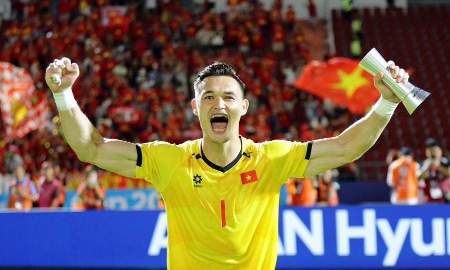 Thủ thành Patrik Lê Giang tỏa sáng rực rỡ giúp tuyển Việt Nam thắng Thái Lan 2-0 tại chung kết