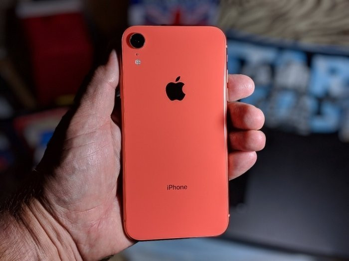 So sánh iPhone XR và iPhone 11 tầm giá 4 triệu: Hiệu năng A-Series và trải nghiệm thực tế