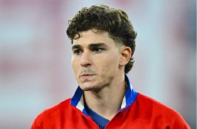 Julian Alvarez bị fan Atletico Madrid tẩy chay dữ dội, cơ hội lớn mở ra cho Arsenal
