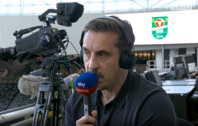 Gary Neville hối thúc Man Utd chiêu mộ thêm hai hậu vệ sau thất bại 0-2 trước Hull City