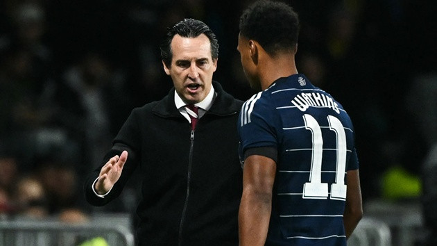 HLV Unai Emery phản ứng gay gắt về tương lai của Ollie Watkins giữa bão đồn đoán Al Hilal