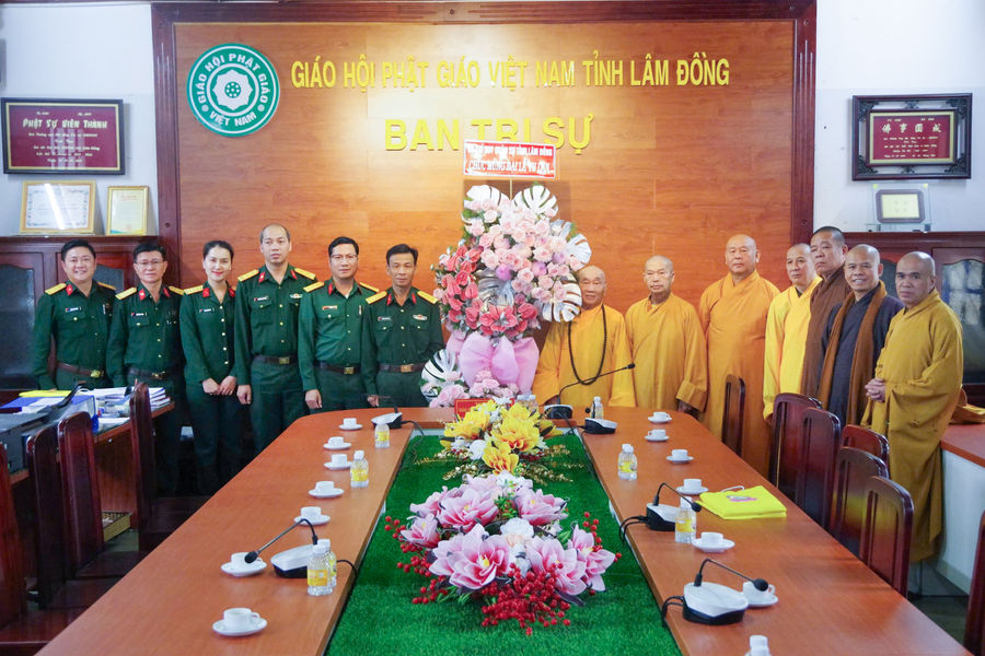 Lực lượng vũ trang tỉnh chúc mừng Đại lễ Vu Lan - Báo hiếu năm 2026