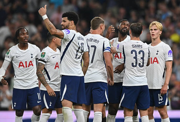 Tottenham vùi dập Charlton 5-1 tại vòng 2 Cúp Liên đoàn: Màn chào sân rực sáng của Savinho