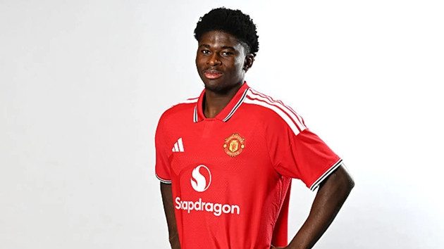 Tân binh Carlos Baleba gây xúc động với tâm thư gửi Brighton trước khi ra mắt Man United