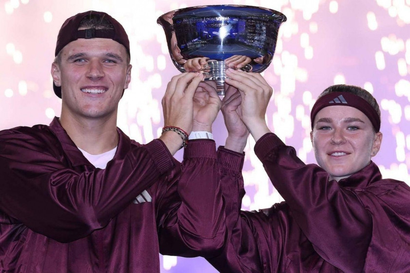 Vượt qua dàn sao lớn, Muchova và Mensik vô địch đôi nam nữ US Open 2026 từ suất đặc cách