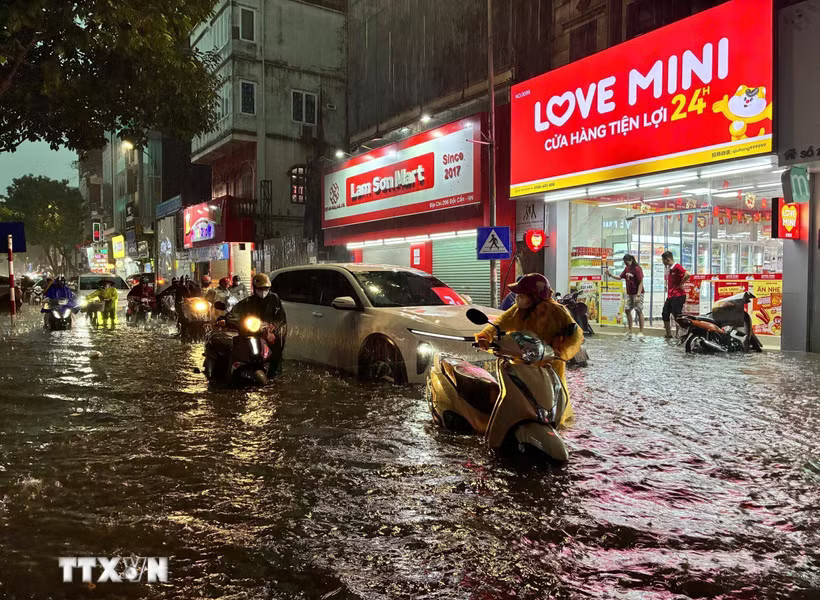 Thời tiết ngày 28/8: Miền Bắc mưa dông, miền Trung ngày nắng nóng