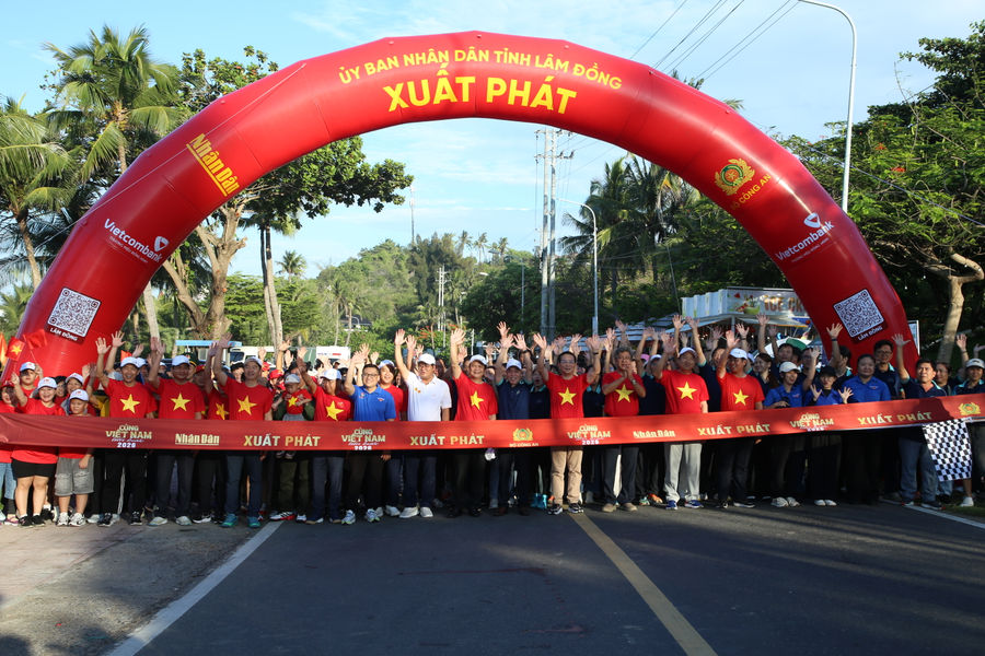 Lâm Đồng có hơn 355,7 triệu bước chân tham gia Chương trình đi bộ “Cùng Việt Nam tiến bước”