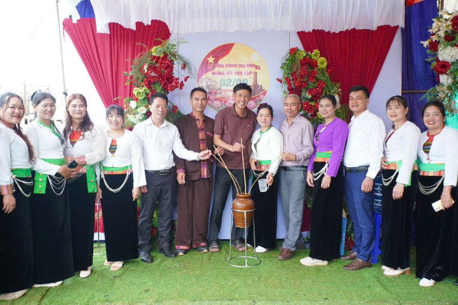 Independence Day Celebrations Among the Muong People in the Borderland