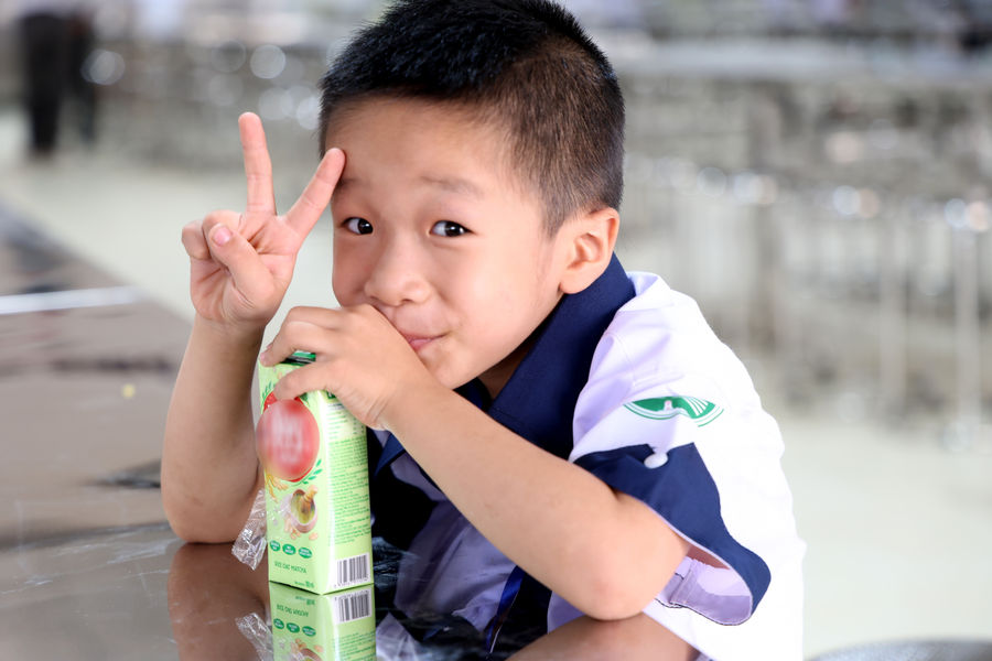 Ngày đầu tiên ở trường nội trú biên giới Thuận An: “Cơm ngon hơn ở nhà !”