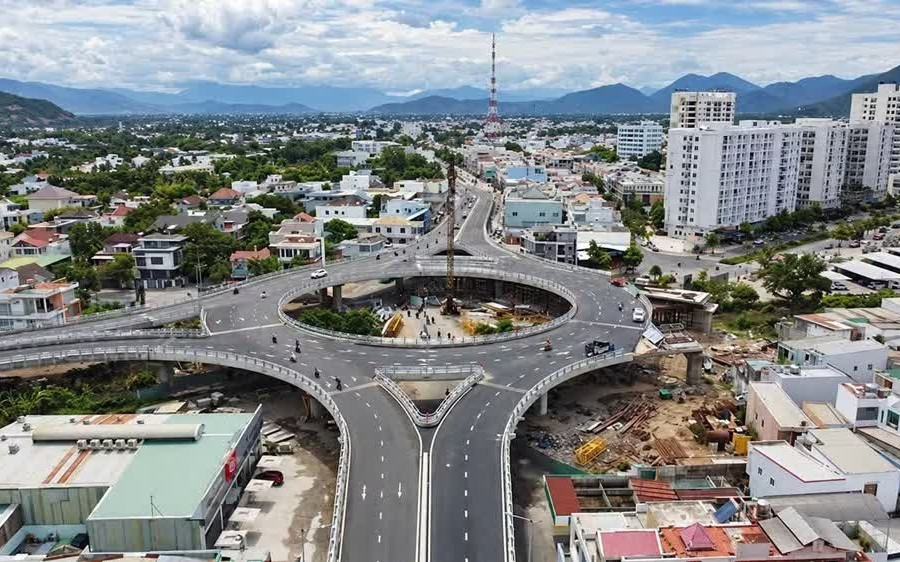 Tháo gỡ vướng mắc, khơi thông nguồn lực phát triển