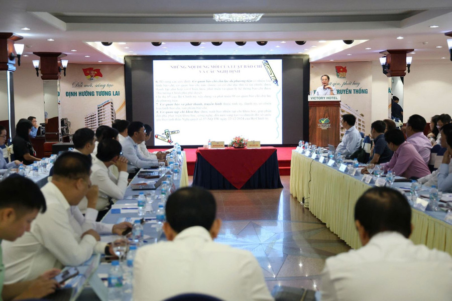 Báo chí dựng 'hàng rào' kiểm soát rủi ro trong kỷ nguyên AI