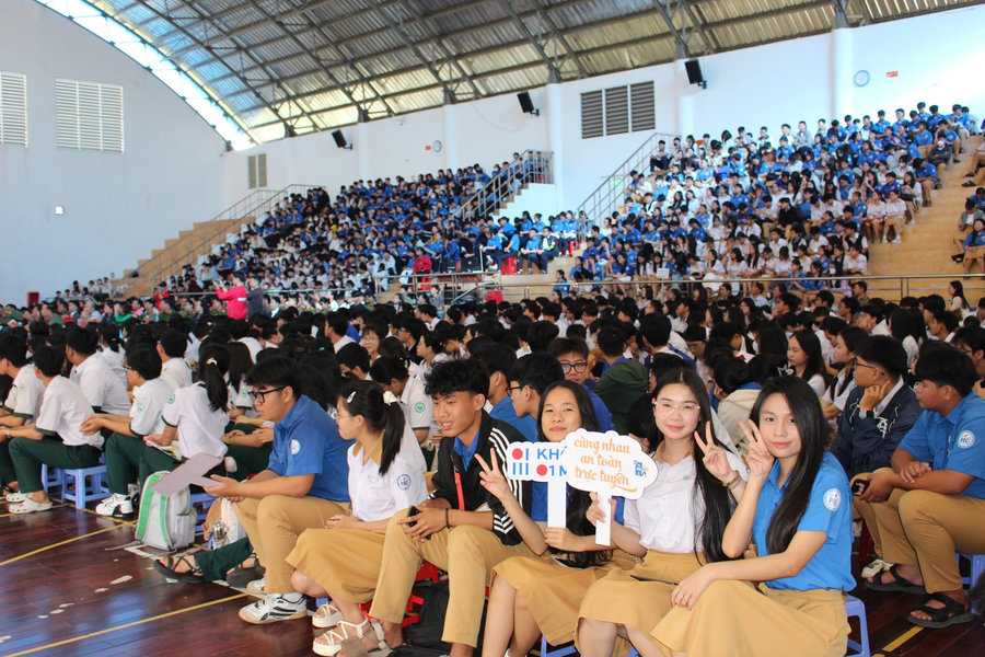 Lâm Đồng triển khai chương trình bảo vệ trẻ em trên môi trường mạng