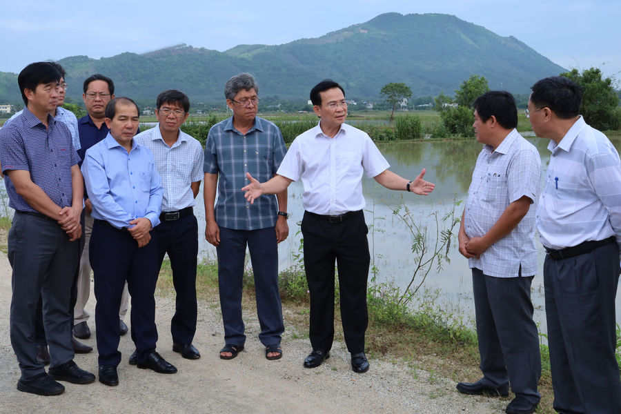 Chủ tịch UBND tỉnh Lâm Đồng Hồ Văn Mười kiểm tra công tác phòng, chống thiên tai và khảo sát các dự án