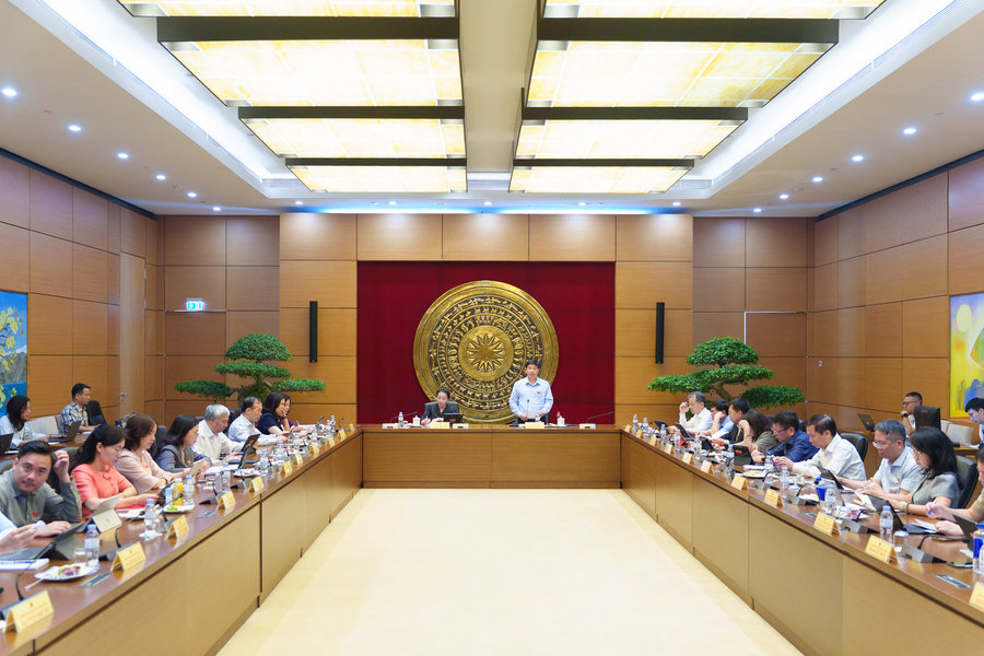 Gỡ “nút thắt” thể chế, khơi thông nguồn lực thúc đẩy tăng trưởng nhanh và bền vững