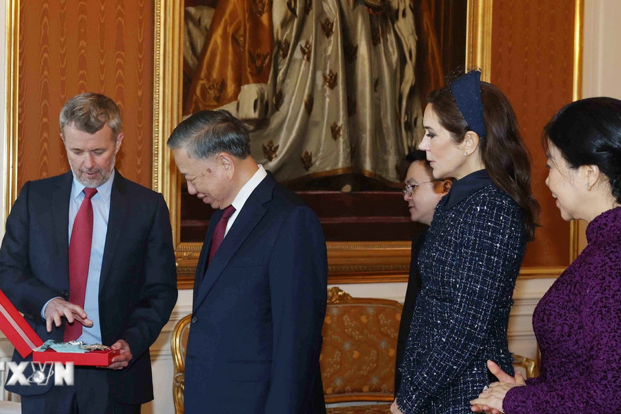 Tổng Bí thư, Chủ tịch nước Tô Lâm nhận Huân chương của Vương quốc Đan Mạch