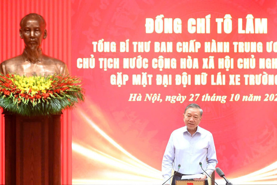 Tổng Bí thư, Chủ tịch nước Tô Lâm gặp mặt Đại đội nữ lái xe Trường Sơn