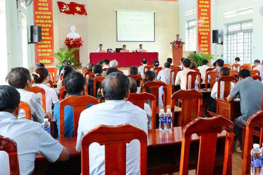 Dân chủ được thể hiện bằng những việc làm cụ thể